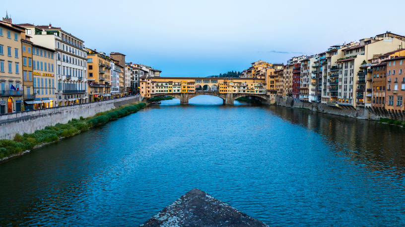 A revitalização de centros históricos impulsiona o turismo imobiliário e renova a identidade urbana, diz Alex Nabuco dos Santos.