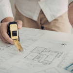 Paulo Roberto Gomes Fernandes analisa como a retração dos investimentos afeta a engenharia de projetos no Brasil e gera impactos estruturais de longo prazo.